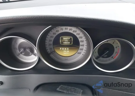 2012 Mercedes-Benz C 250 Sport z USA, uszkodzony, nr VIN WDDGF4HB9CR205381